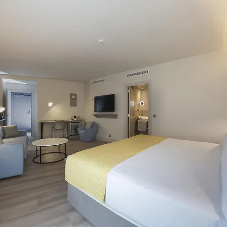 Catalonia Hotel 4*