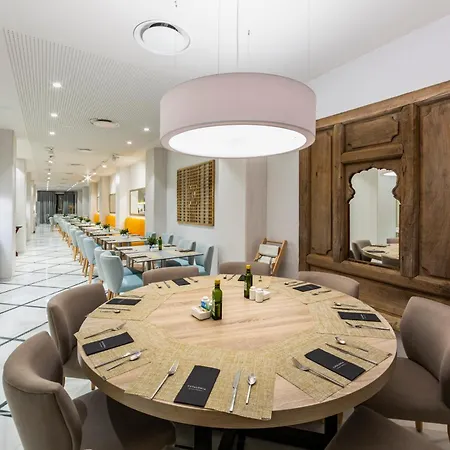 Catalonia Hotel 4*
